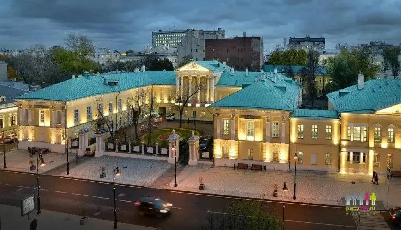 уникальный ЛИТБАР про Грибоедова в уникальном особняке на Мясницкой, 42