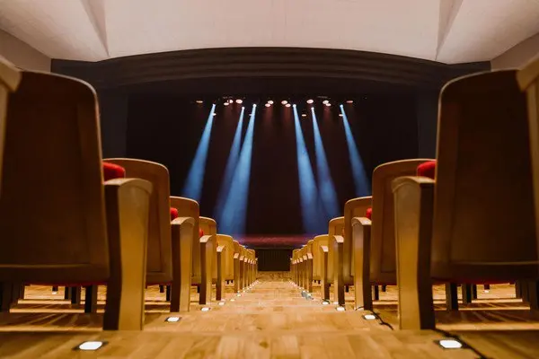 Спектакль "Три орешка для Золушки"