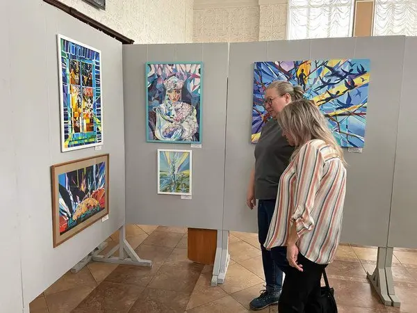 Выставка "Волшебная и загадочная энкаустика"