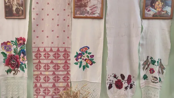 Полотно мудрости — Выставка рушников и поясов