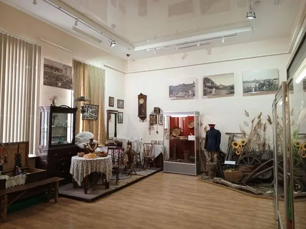 Тематическая экскурсия "Шальная выставка"