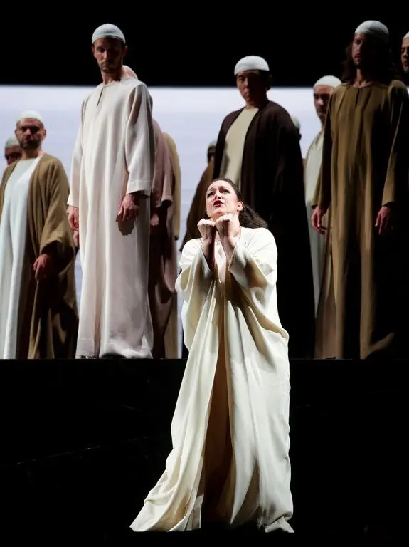 Премьера в Иллюзионе: Моисей и фараон