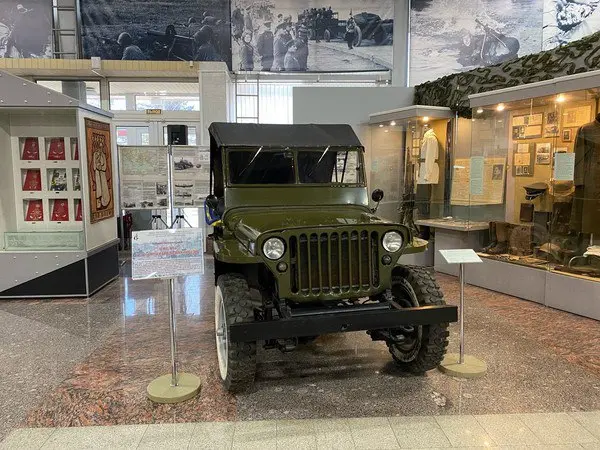 Индивидуальная экскурсия по экспозициям и выставкам музея