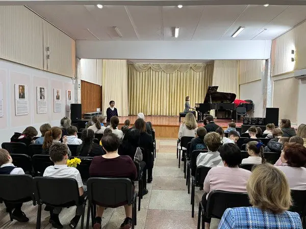 Концерт- лекция преподавателей и студентов Иркутского областного музыкального колледжа им.