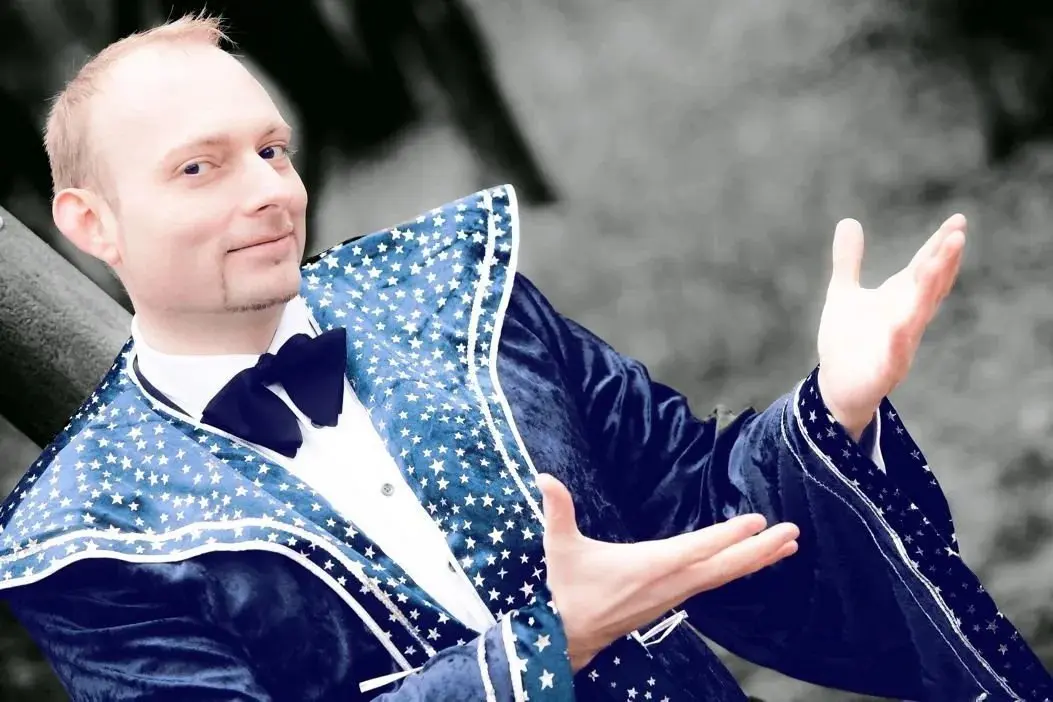 ВОЛШЕБНАЯ МАСТЕРСКАЯ ДЛЯ ДЕТЕЙ С ВОЛШЕБНИКОМ МАКСИУСОМ (6+)