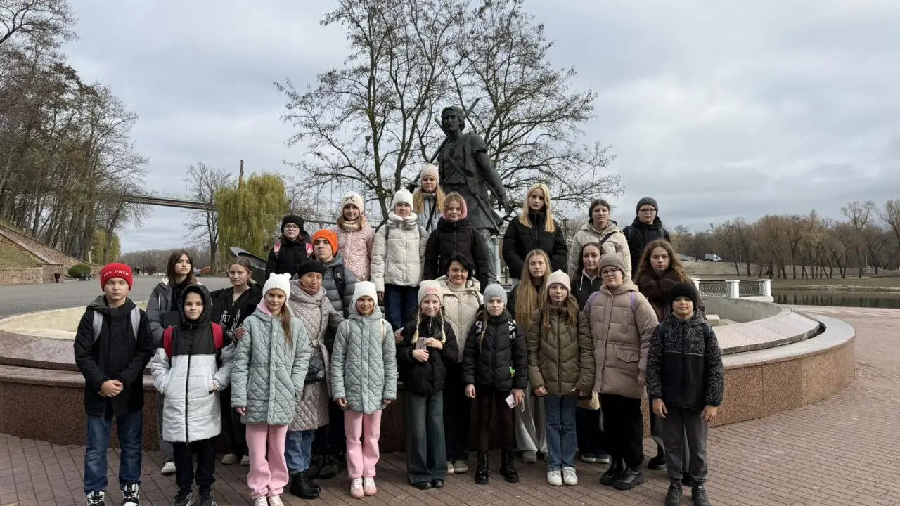 Экскурсия учащихся 5"Г" и 10"Б" классов по Гомельскому областному музею военной славы