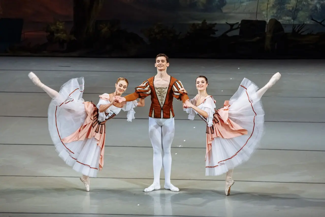 Лебединое озеро