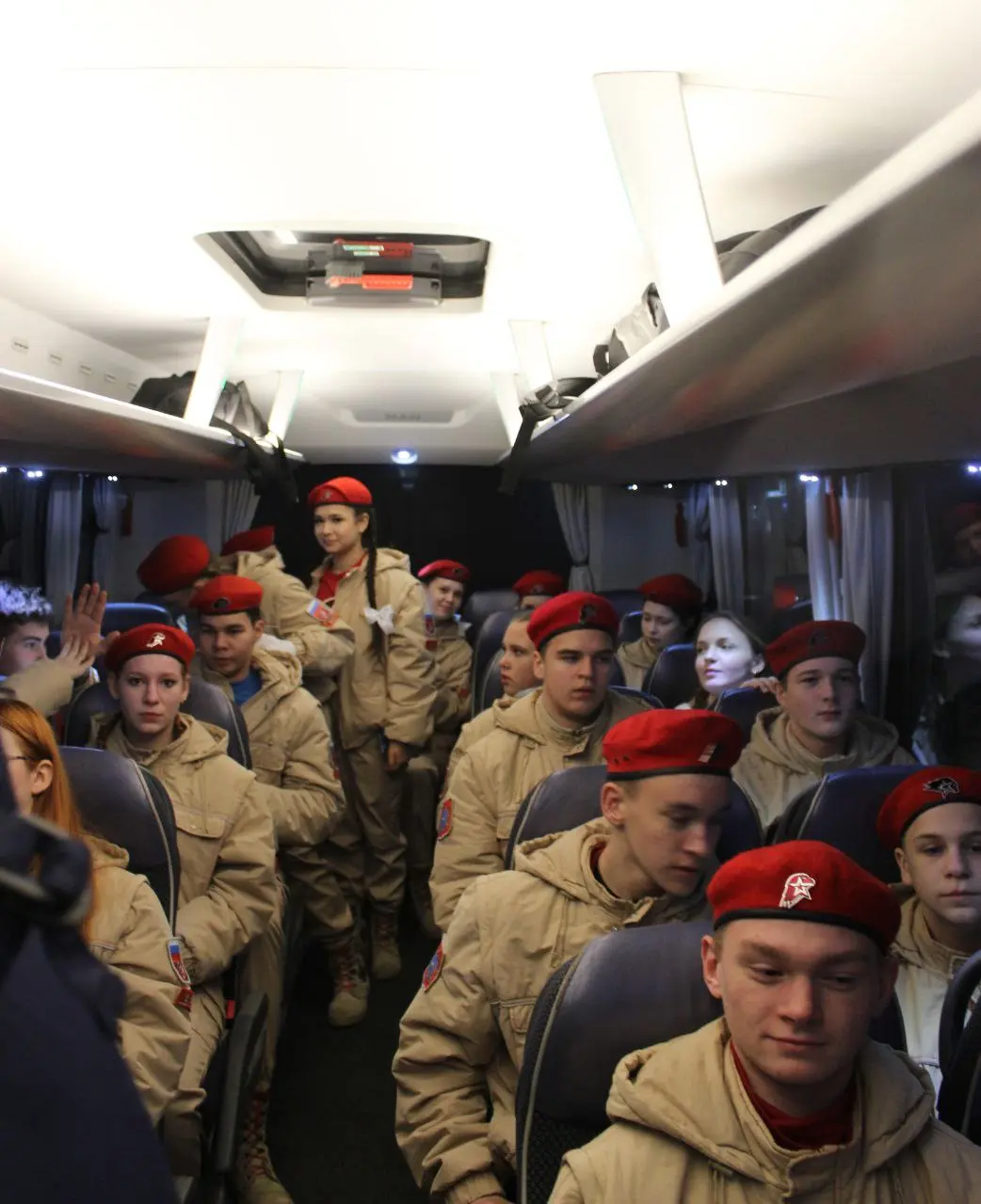 Парад Памяти у Дворца творчества детей и молодежи