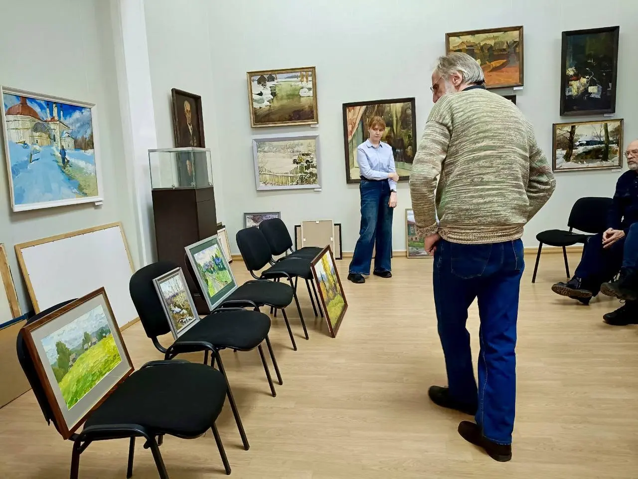 Выставка молодых художников