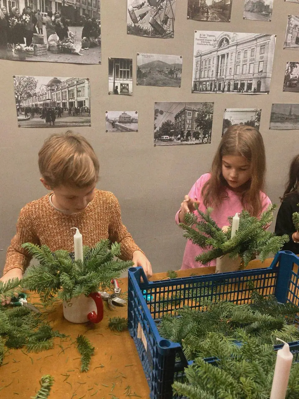 мастер-классы по декору из хвои и рождественские композиции в Антресоль