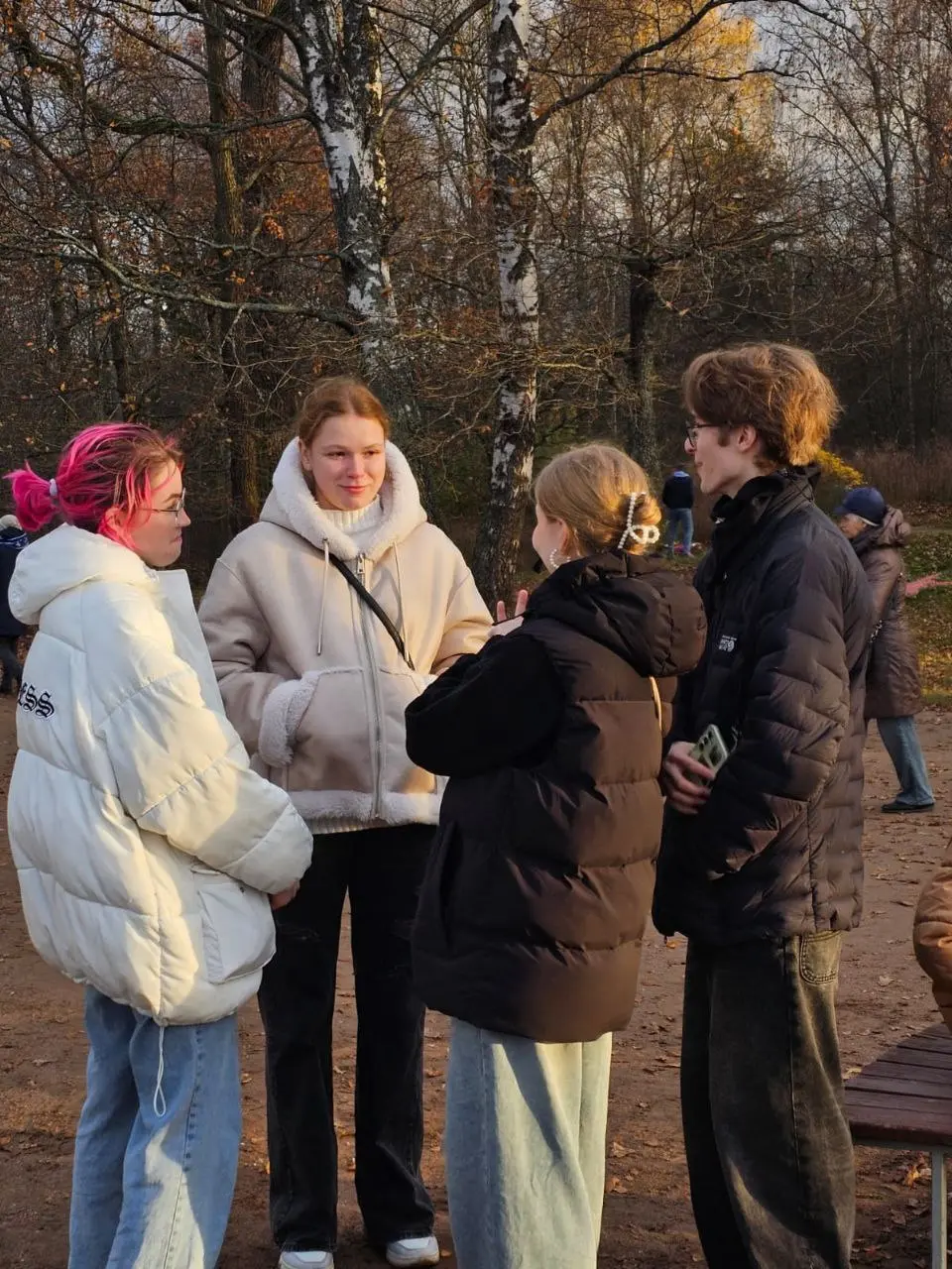 Тёплый осенний день в тёплой компании