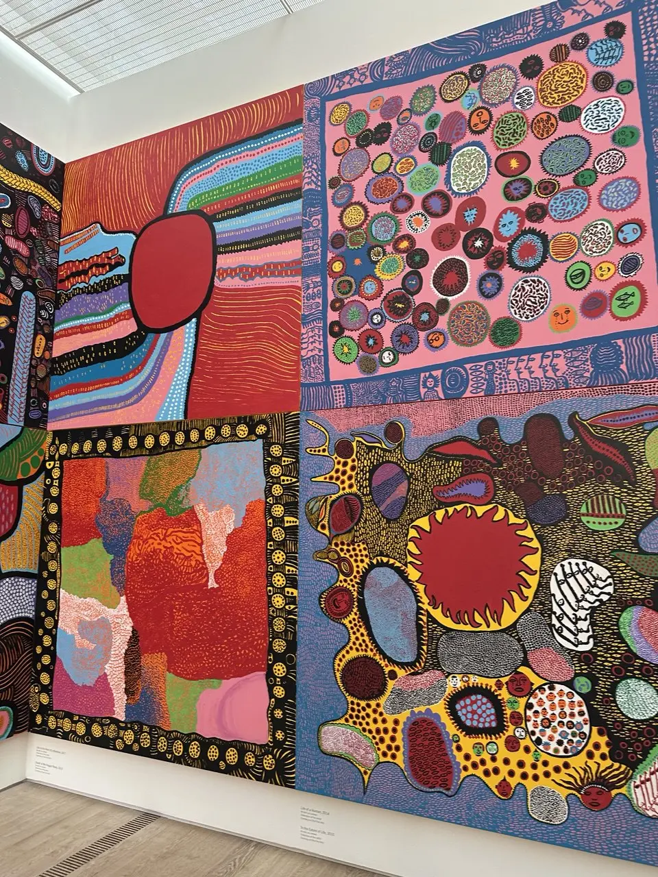 Ретроспективная выставка Яёи Кусама в Fondation Beyeler