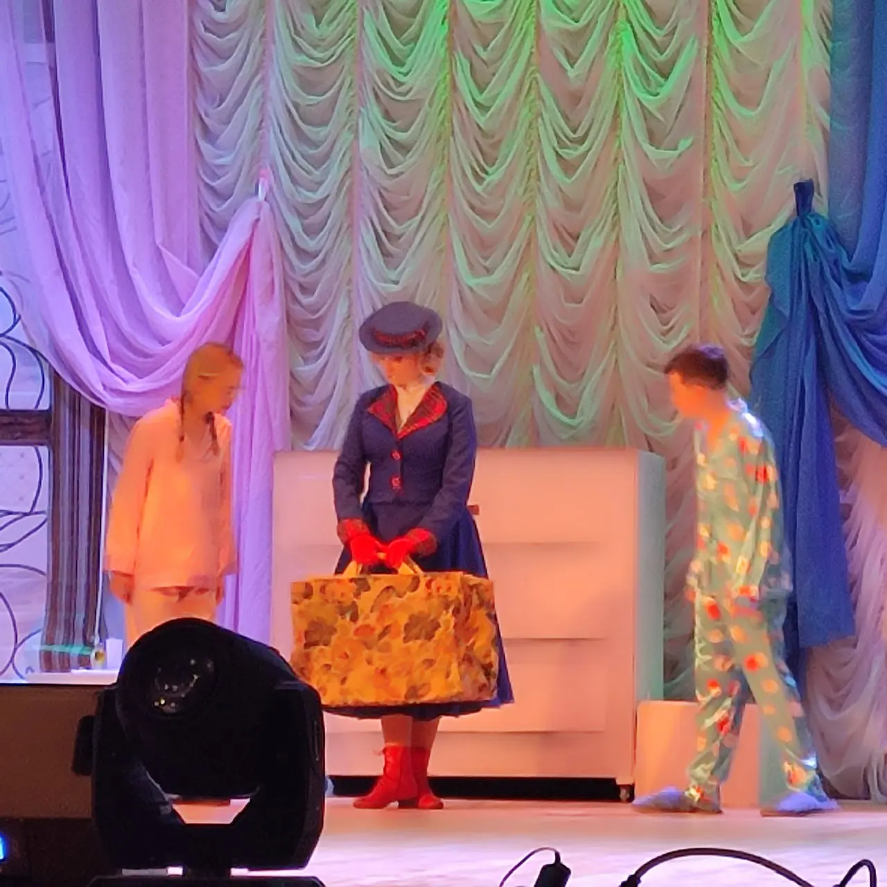 Мэри Поппинс