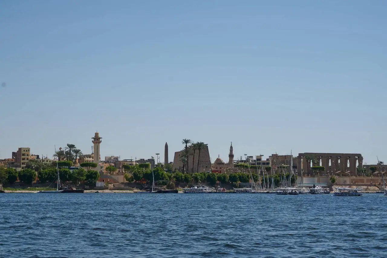 Не stan﻿dартныйLuxor + Esna