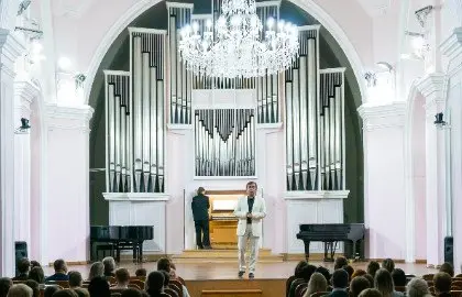 Три солиста за одним органом