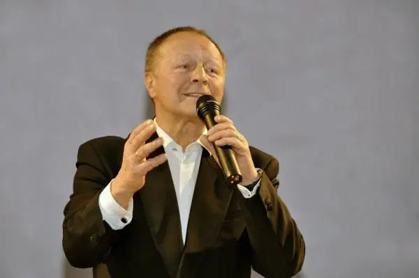 Музыкально-литературная композиция Бориса Галкина с джаз-оркестром «Сибирский диксиленд» по мотивам рассказа Василия Аксенова