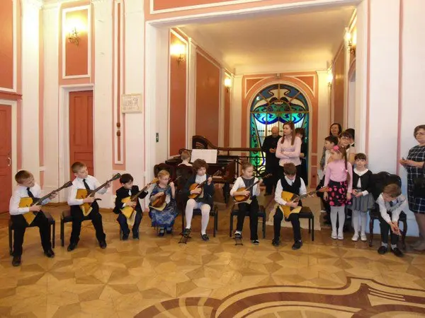 Музыкальный концерт "Звуки осени" перед спектаклем