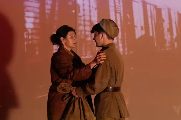 Театрализованная постановка "Нет, память сердца не остынет"