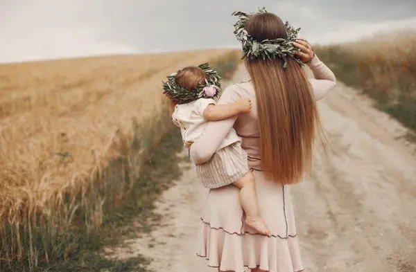 Литературно-музыкальная композиция "Ее величество мама"