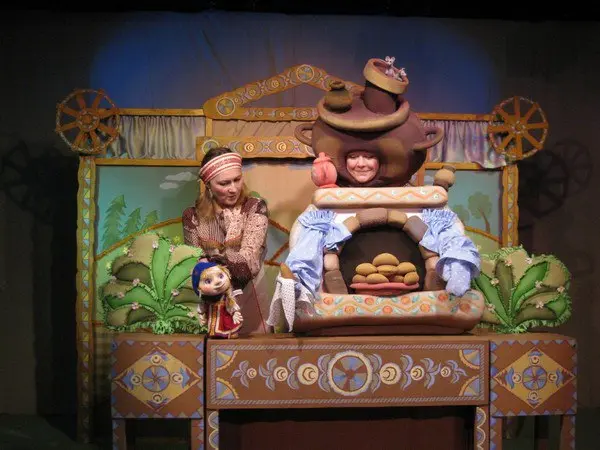 Спектакль "Гуси-лебеди"