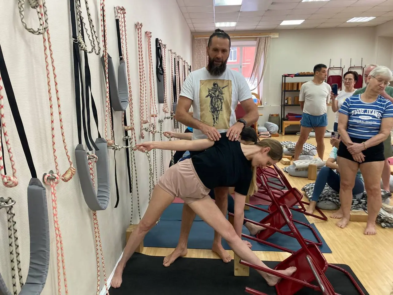 семинар по йоге Айенгара с Виталием Литвиновым