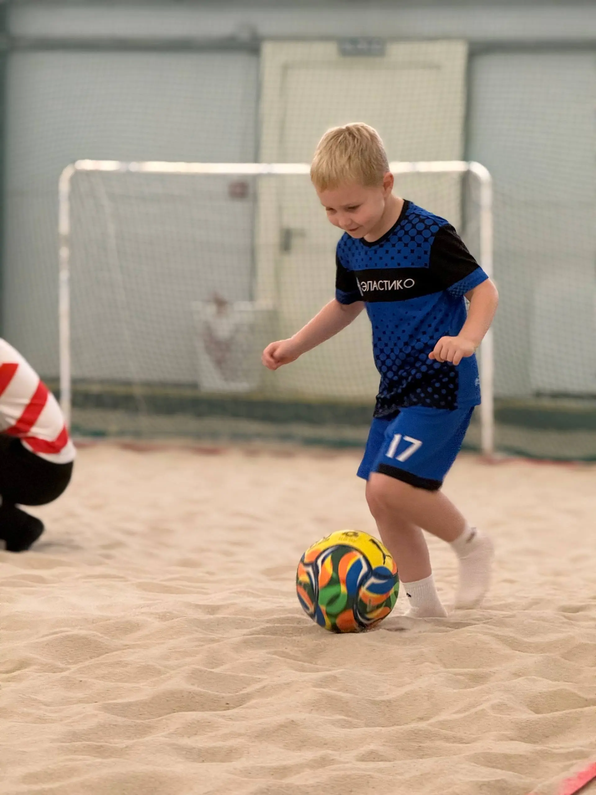 Продуктивная суббота. Турнир по пляжному футболу Elastico CUP. Серия фотографий с разминки футболистов