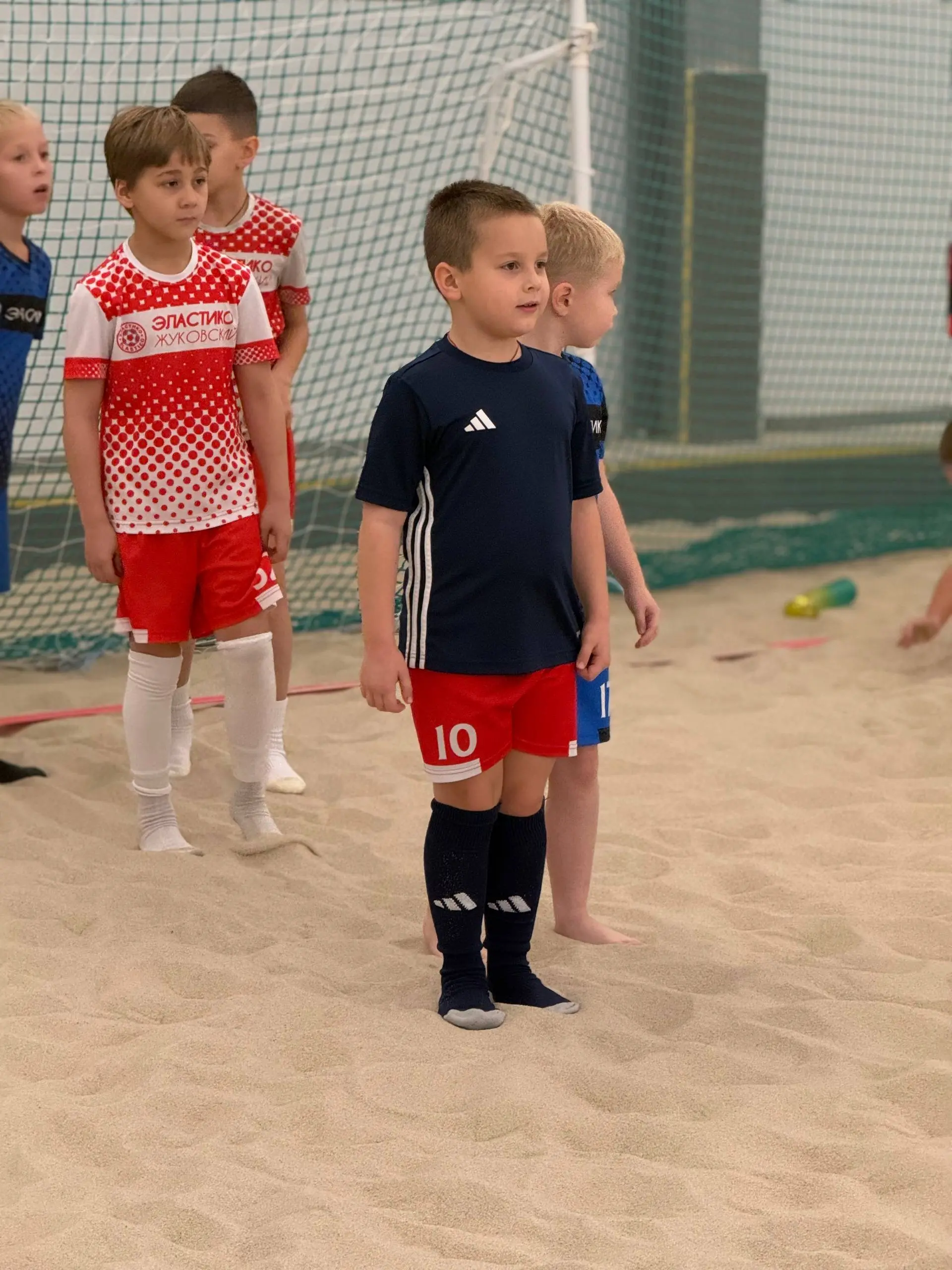 Продуктивная суббота. Турнир по пляжному футболу Elastico CUP. Серия фотографий с разминки футболистов