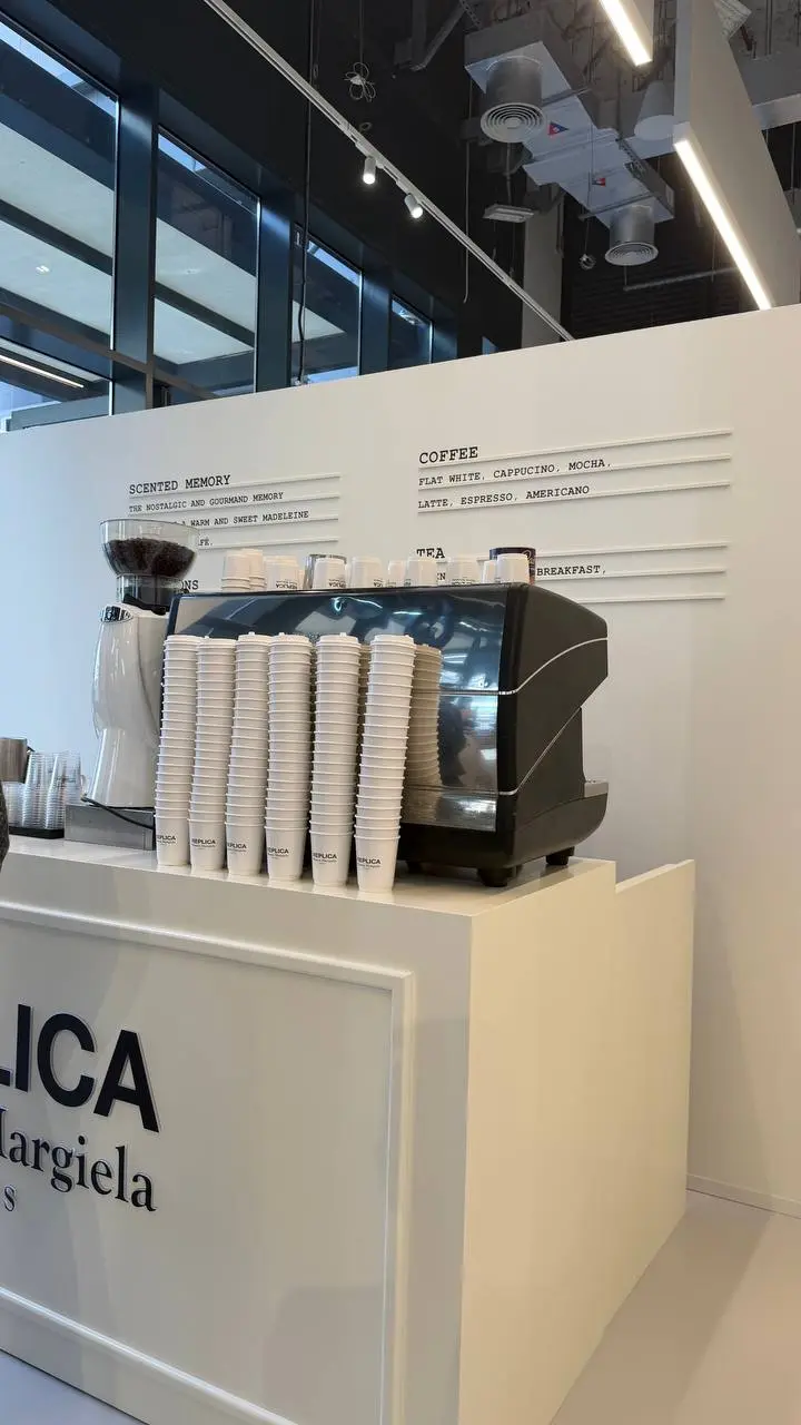 Pop up Maison Margiela REPLICE в галерее Foundry