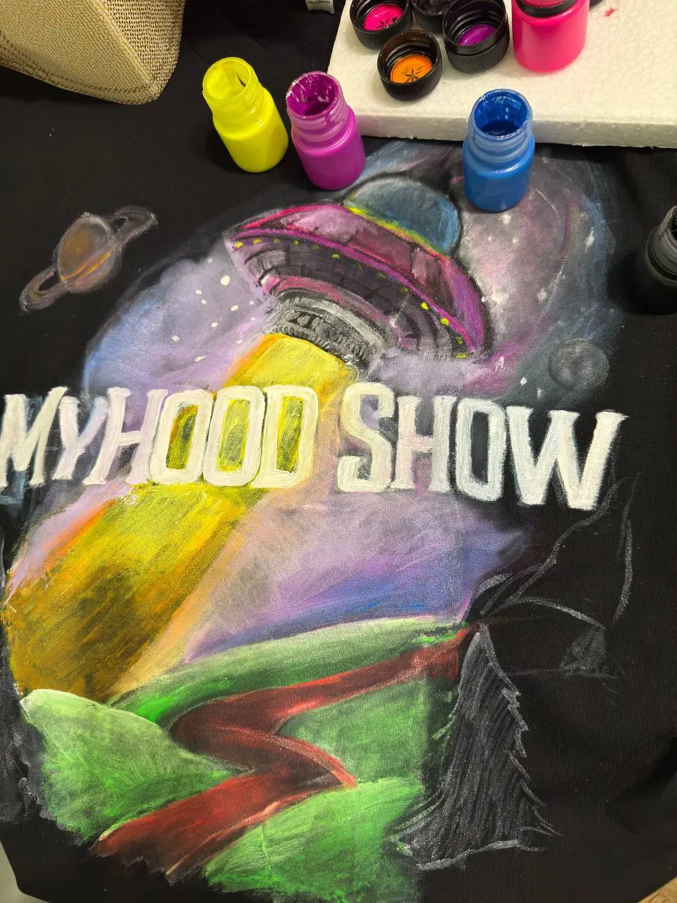 Сумасшедший Межгалактический Мерч от нашей художницы @ambientma