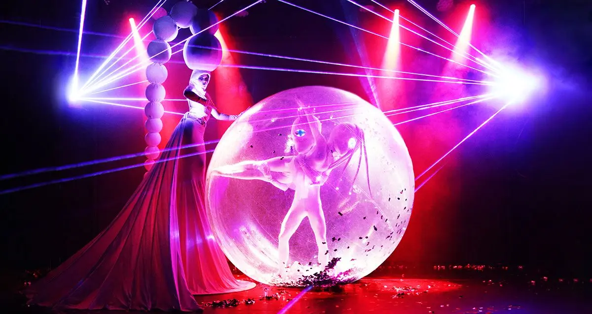 ЛУНОЗАВР В КОСМОСЕ