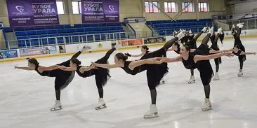 Открытие нового сезона: Чемпионат и Первенство Уральского федерального округа по фигурному катанию среди женских синхронисток