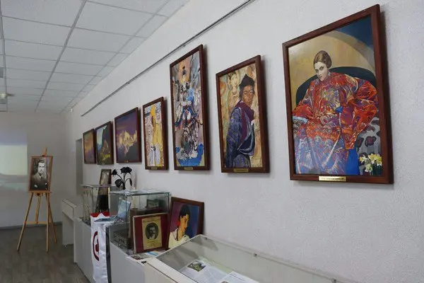 Выставка репродукций картин С. В. Рериха "Свет культуры проходит через …"