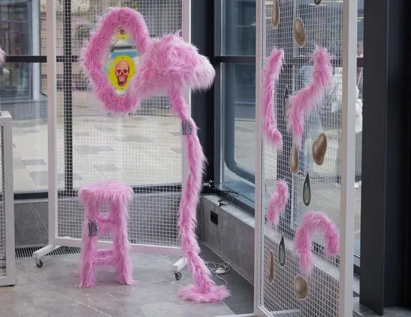 Выставка "Анатомия розовых форм / Функция нежности."