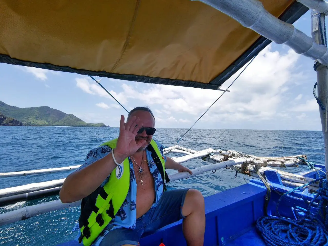 Capones Island hopping tour