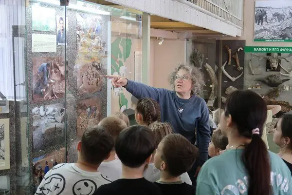 Экскурсия "Герои сказок в природе"