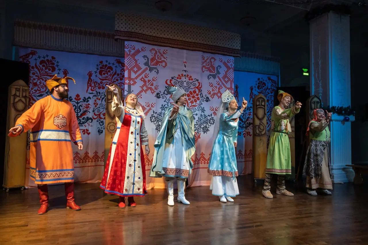 Сказка «Свет мой зеркальце» в драмтеатре
