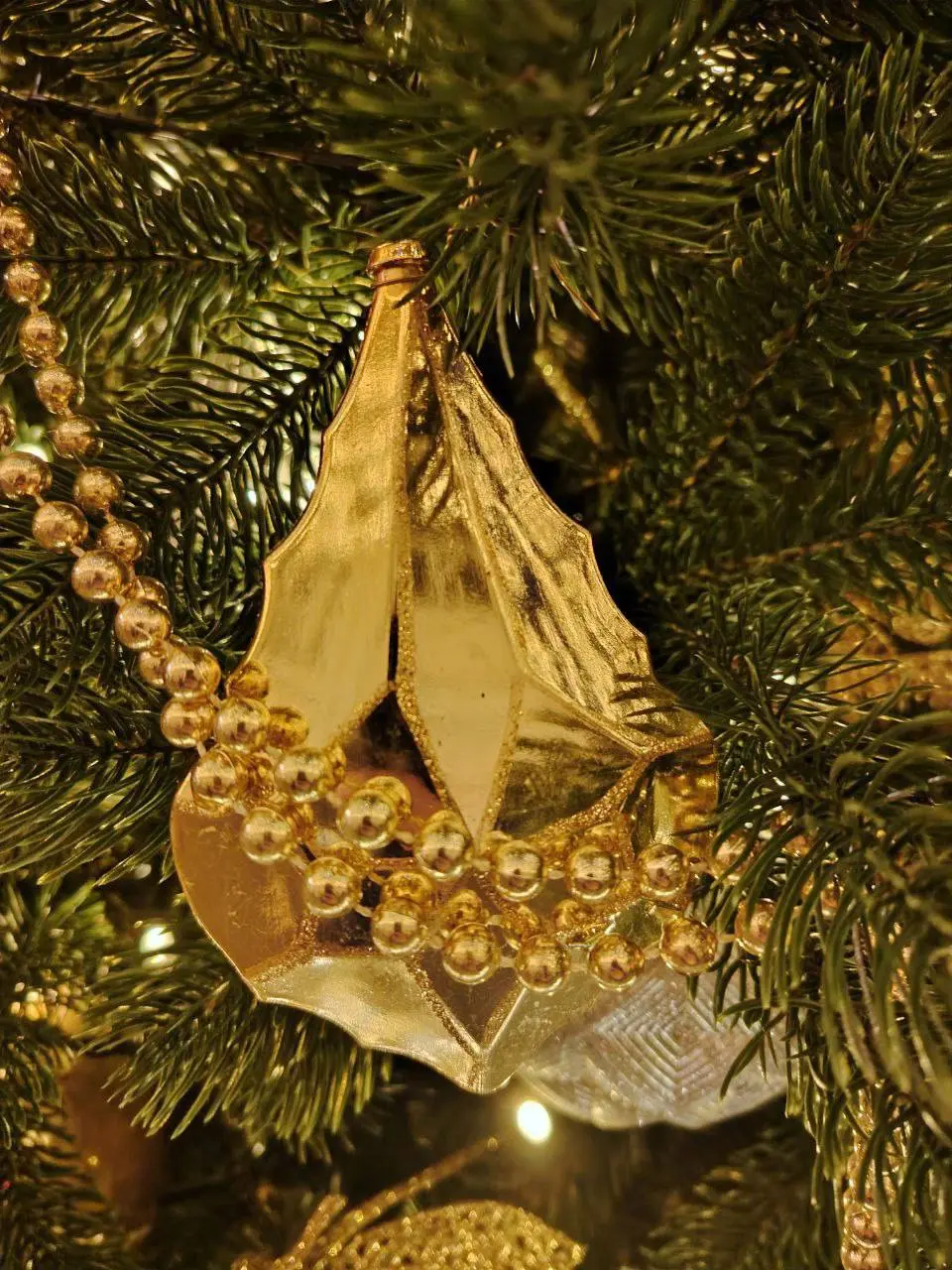 Новогодние декорации на улице Рождественке