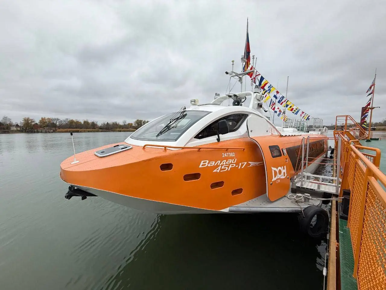 Понтонный причал Дон-5 и первый Валдай в Старочеркасской