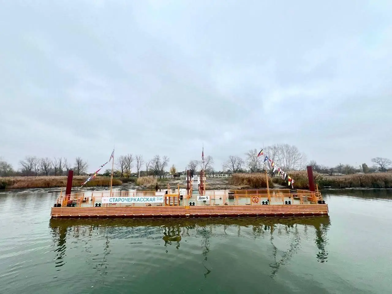 Понтонный причал Дон-5 и первый Валдай в Старочеркасской