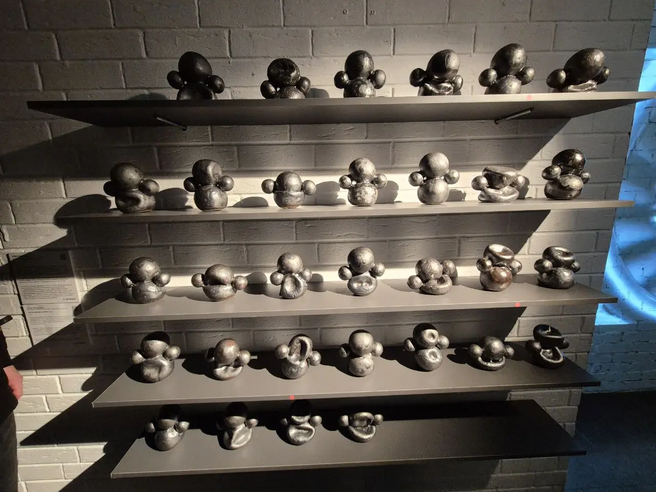 UNTITLED выставка-дуэт художниц Юлии Биктимировой и Елены Тормышевой