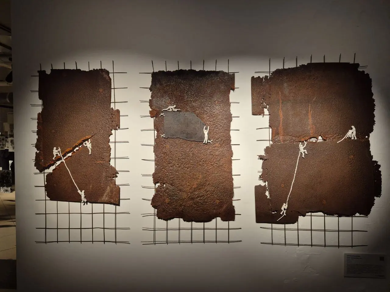 UNTITLED выставка-дуэт художниц Юлии Биктимировой и Елены Тормышевой