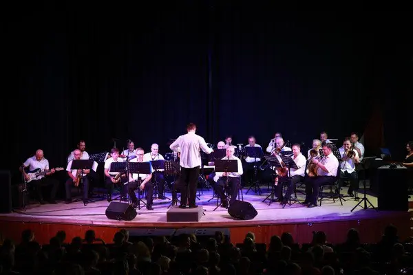 Концерт духового оркестра и солистов центра русской хоровой и вокальной