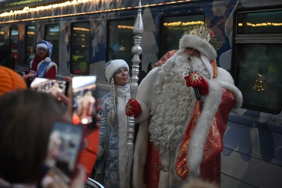 Дед Мороз приедет в Омск на фирменном поезде, театрализованное представление и подарки