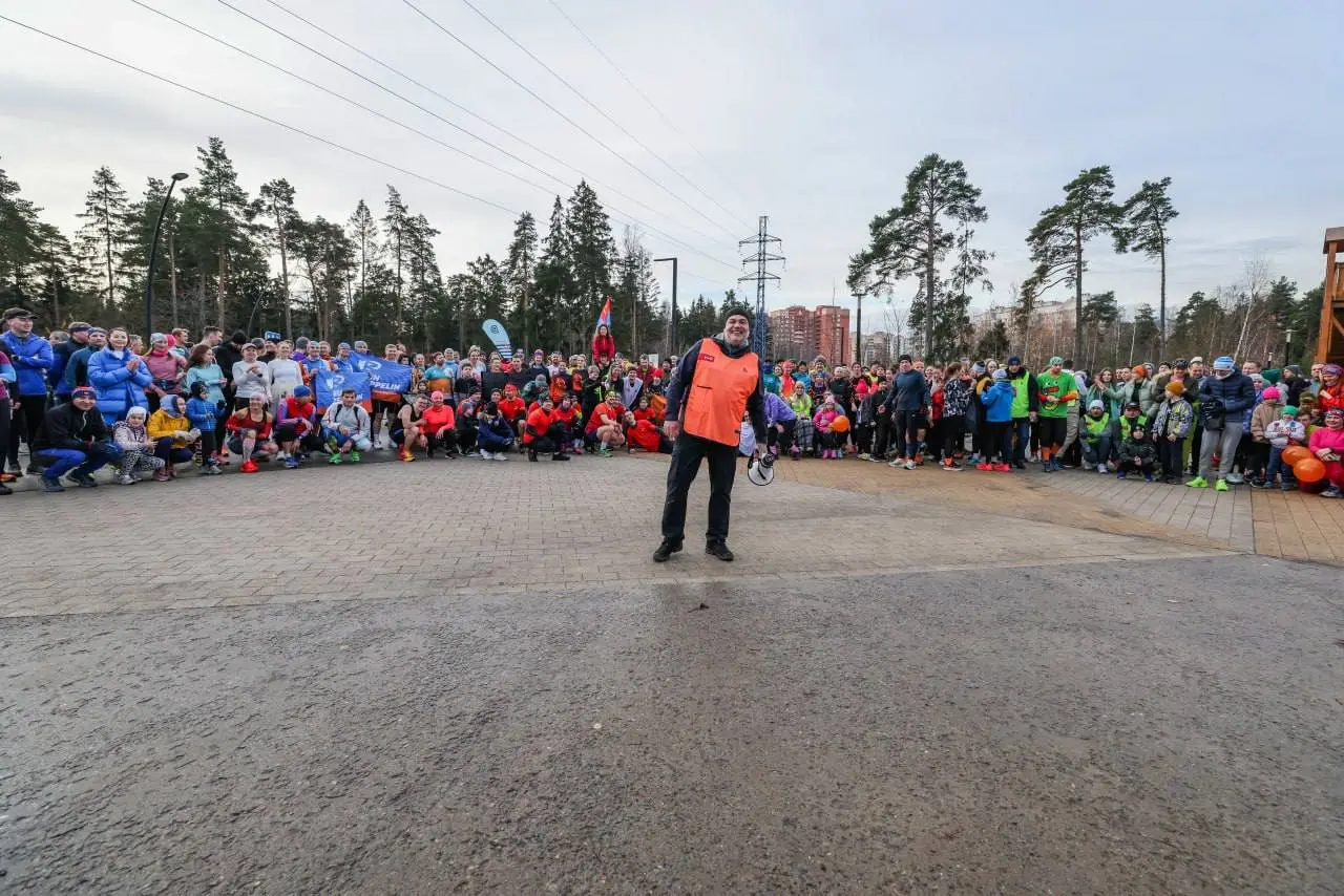 Прекрасная тенденция: популярность здорового образа жизни и утренних пробежек продолжает расти! Яркое подтверждение этому – #рекорды минувшей субботы