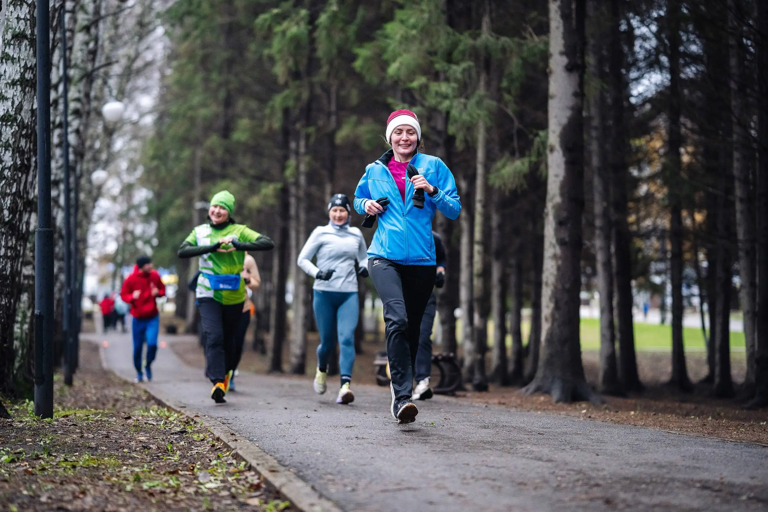 Прекрасная тенденция: популярность здорового образа жизни и утренних пробежек продолжает расти! Яркое подтверждение этому – #рекорды минувшей субботы