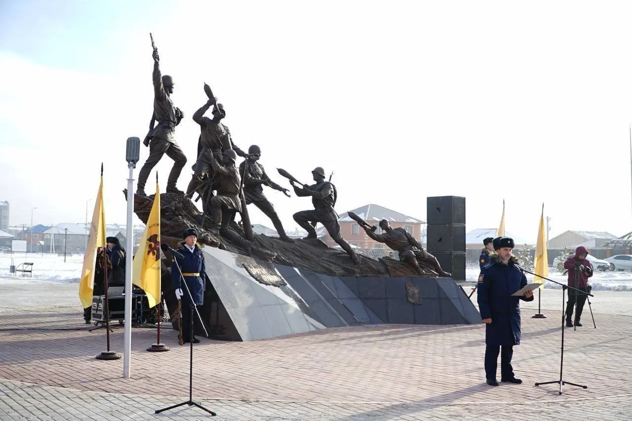 РВИО в столице Республики Тыва открыло памятник братьям Шумовым