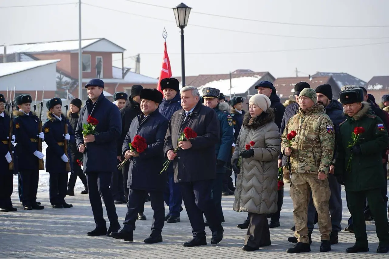 РВИО в столице Республики Тыва открыло памятник братьям Шумовым