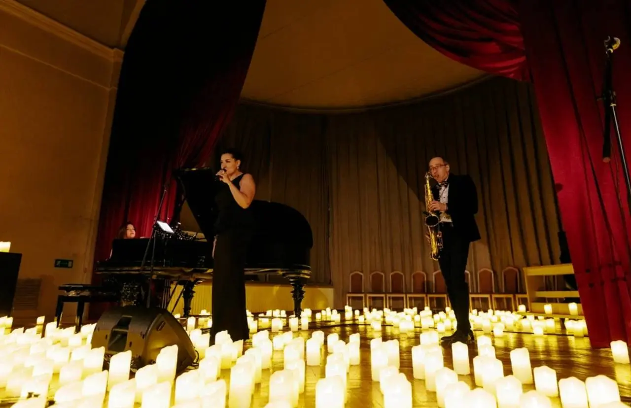 Джаз в свете свечей