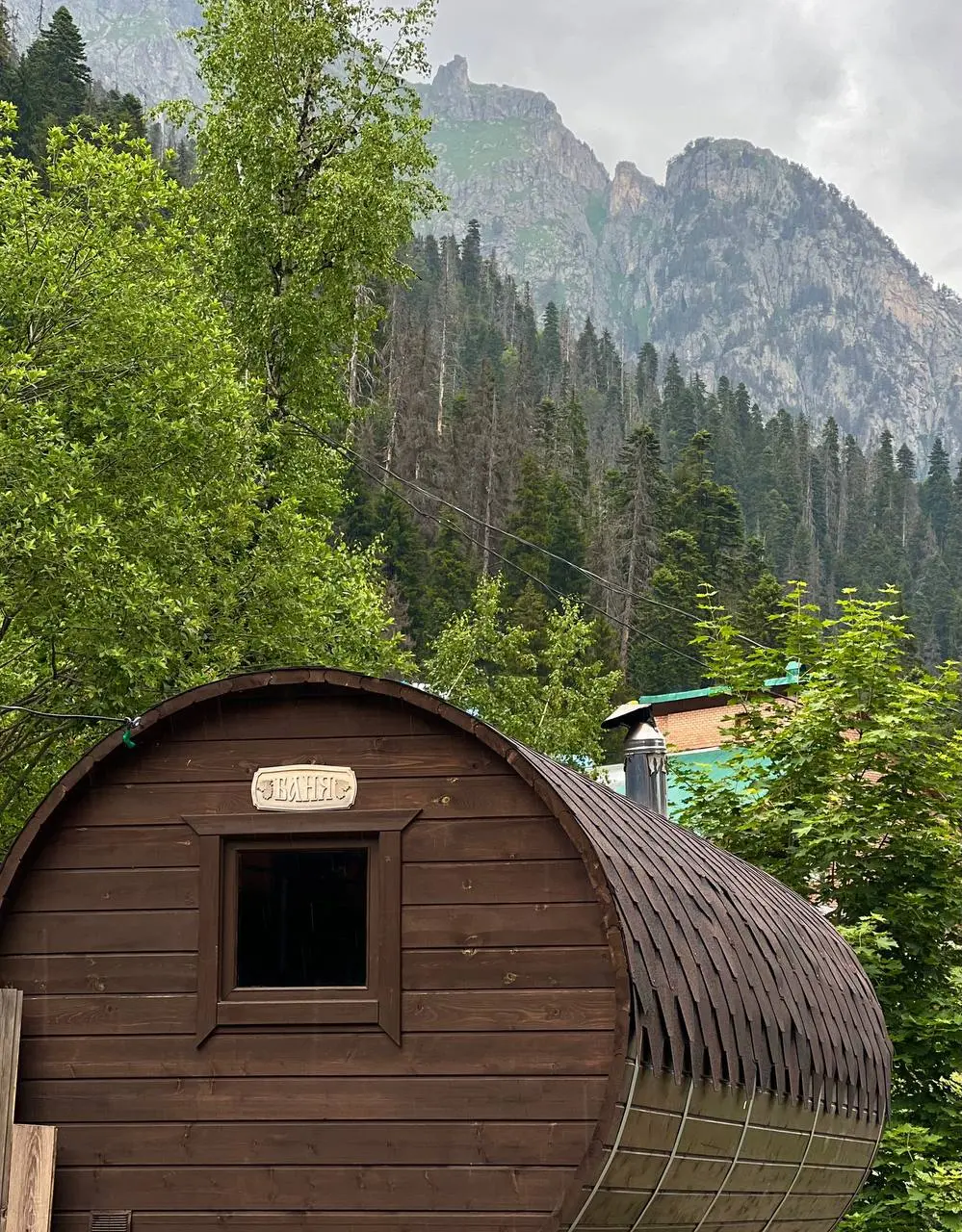 БАНЯ И ГОРЯЧИЙ ЧАН В “ДОМБАЙСКОЙ СКАЗКЕ”