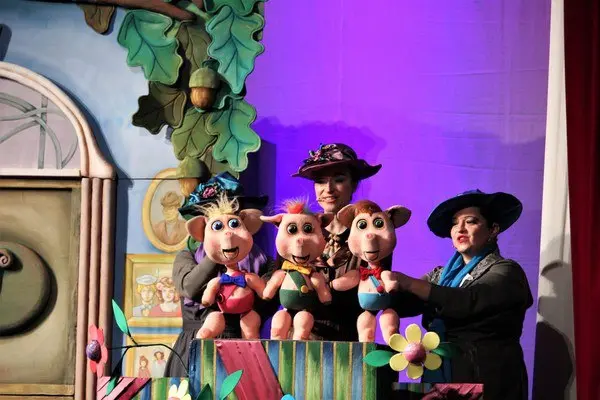 Спектакль "Три поросенка"